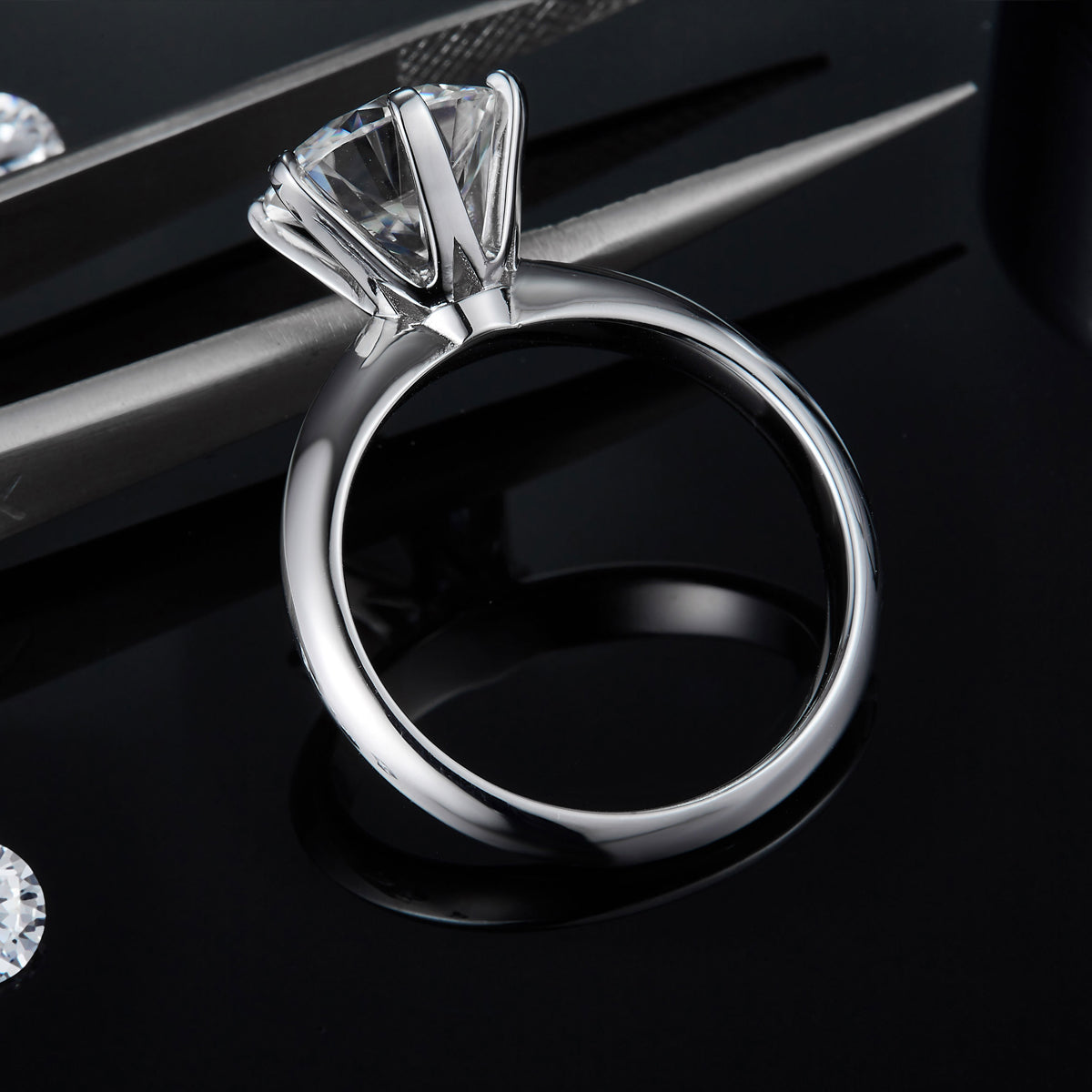 Moissanite engagement ring online