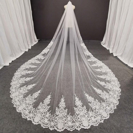 Long Lace Bridal Veil With Comb - VeilsGalore 