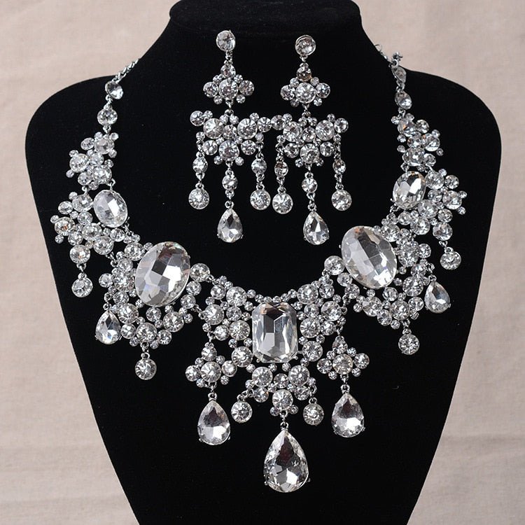 Vintage inspired rhinestone statement necklace for bridal jewelry