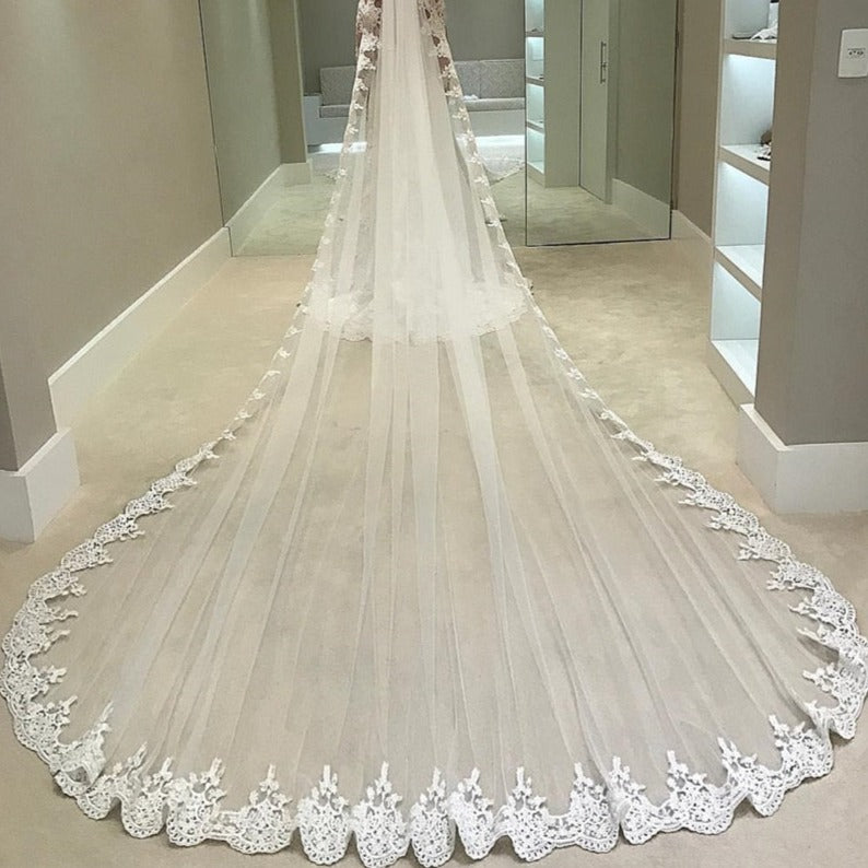 One Layer Lace Edge Veil With Comb