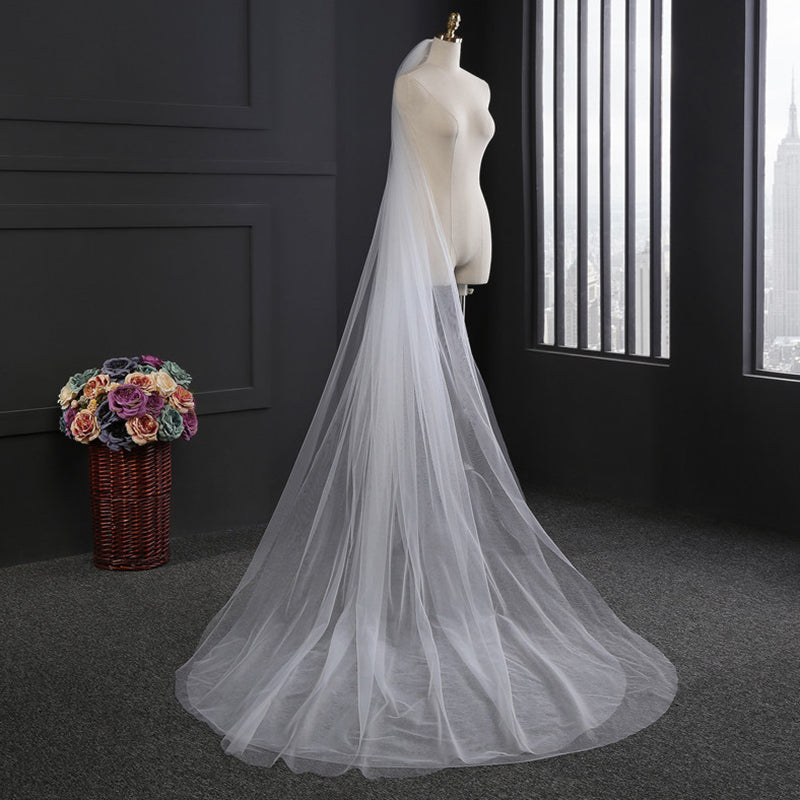 Elegant Long Tailed Tulle Veil